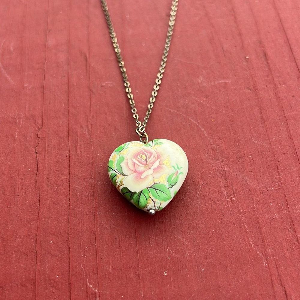Vintage Floral Rose Heart Pendant Chain Necklace Silver Tone